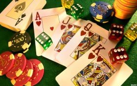 Papan skor baccarat dengan pencatatan nilai kartu dan hasil putaran